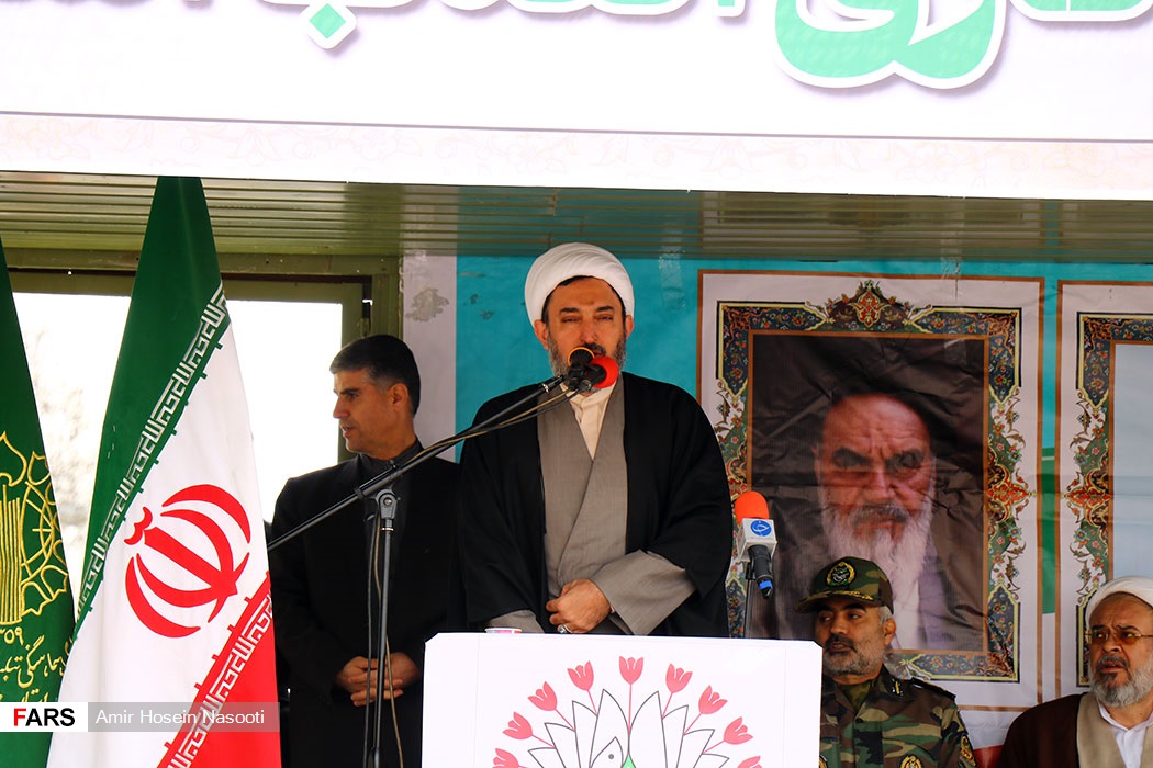 مردم مشکلات کشور را به پای نظام نمینویسند مردم مشکلات کشور را به پای نظام نمینویسند
