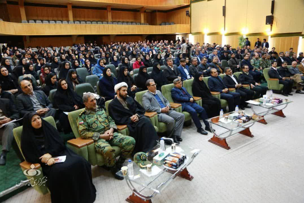 استاندار زنجان: هنوز پژوهش گفتمان غالب دانشگاه ها نشده است استاندار زنجان: هنوز پژوهش گفتمان غالب دانشگاه ها نشده است