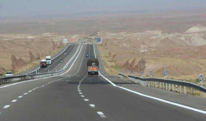 کاهش ۲ درصدی تردد خودرو در محورهای مواصلاتی زنجان در تیر ماه کاهش ۲ درصدی تردد خودرو در محورهای مواصلاتی زنجان در تیر ماه