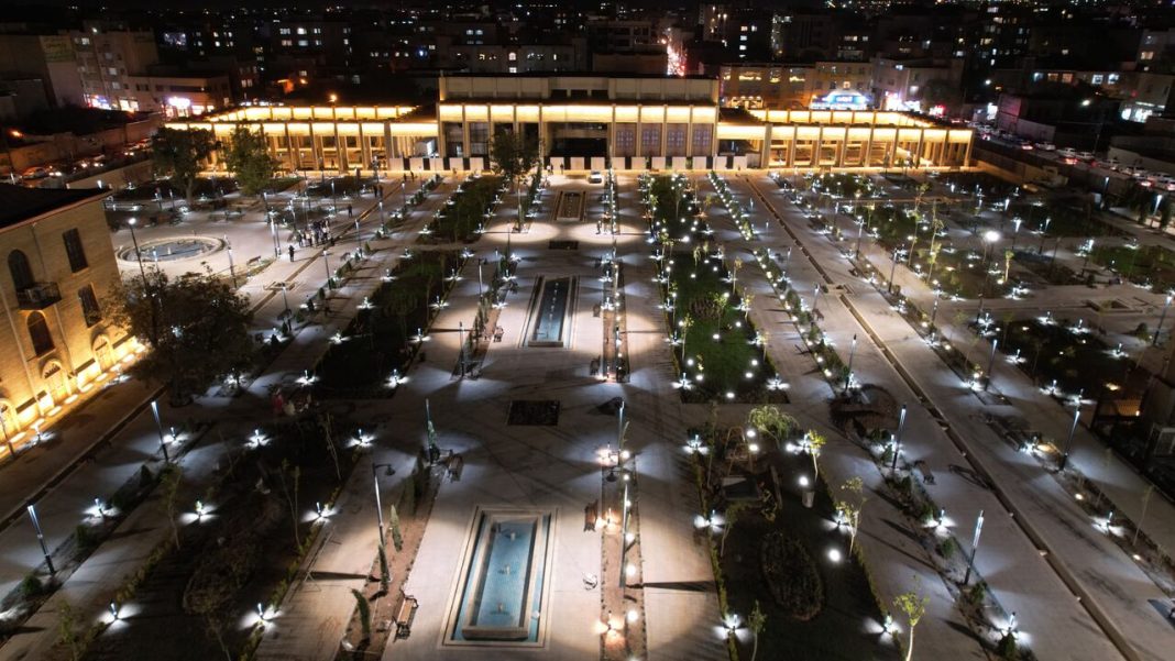 در طراحی سبزه میدان تلاش شده است تا این میدان مشابه نگین شهر زنجان باشد در طراحی سبزه میدان تلاش شده است تا این میدان مشابه نگین شهر زنجان باشد
