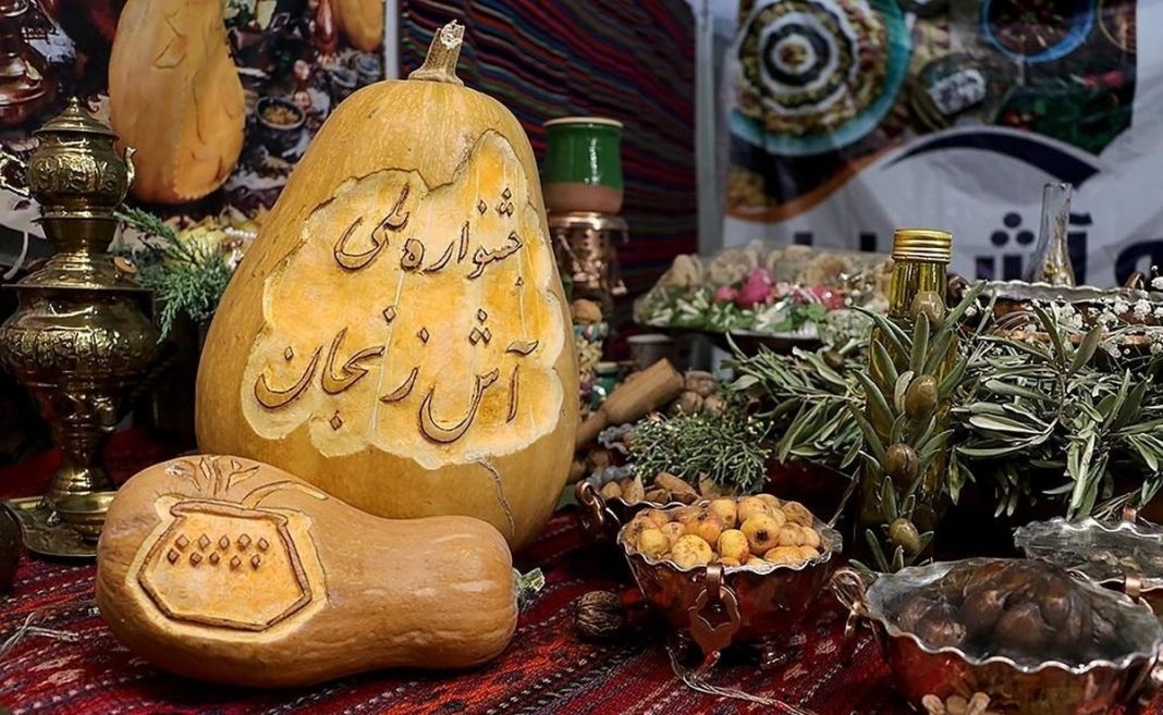 زیر دیگ «جشنواره آش» در زنجان روشن شد زیر دیگ «جشنواره آش» در زنجان روشن شد