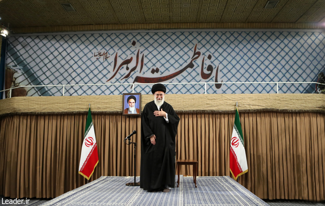 یک قاعده کلی؛احساس ضعف موجب تشویق دشمن به حمله خواهد شد یک قاعده کلی؛احساس ضعف موجب تشویق دشمن به حمله خواهد شد