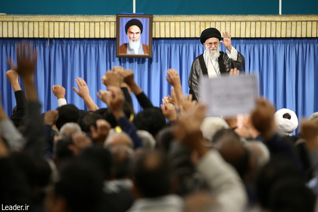 جمهوری اسلامی با اقتدار ایستاده و ملت به دشمنان سیلی خواهد زد جمهوری اسلامی با اقتدار ایستاده و ملت به دشمنان سیلی خواهد زد
