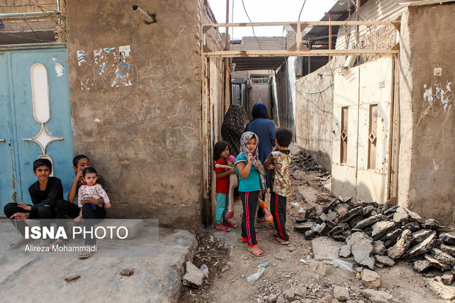 ۷۰۰ هزار نفر در آذربایجان غربی حاشیه نشین هستند ۷۰۰ هزار نفر در آذربایجان غربی حاشیه نشین هستند