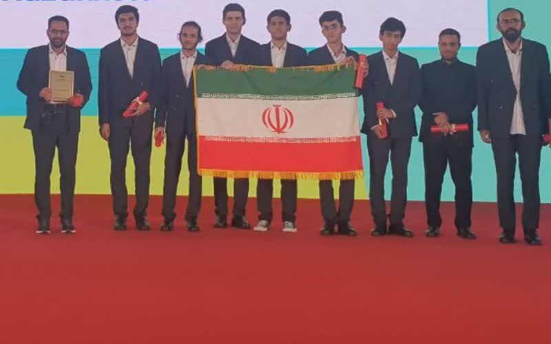 کسب طلای المپیاد جهانی ریاضی توسط دانشآموز سمپادی زنجان کسب طلای المپیاد جهانی ریاضی توسط دانشآموز سمپادی زنجان