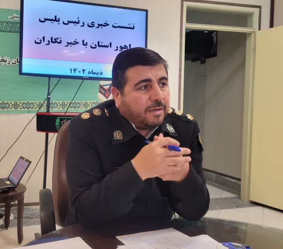 برای هر دونفر یک خودرو در زنجان داریم/ مردم ترافیک را از چشم پلیس راهور می بینند در حالی ۳۲ دستگاه مسئول آموزش هستند/ در مرکز شهر تخلف رانندگی نداریم/ مرکز شهر از حداقل مهندسی ترافیک برخوردار نیست برای هر دونفر یک خودرو در زنجان داریم/ مردم ترافیک را از چشم پلیس راهور می بینند در حالی ۳۲ دستگاه مسئول آموزش هستند/ در مرکز شهر تخلف رانندگی نداریم/ مرکز شهر از حداقل مهندسی ترافیک برخوردار نیست