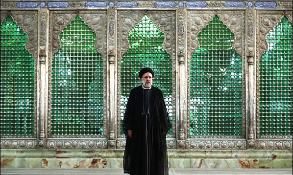 دولت امانتی برای ادای خدمت به مردم است دولت امانتی برای ادای خدمت به مردم است
