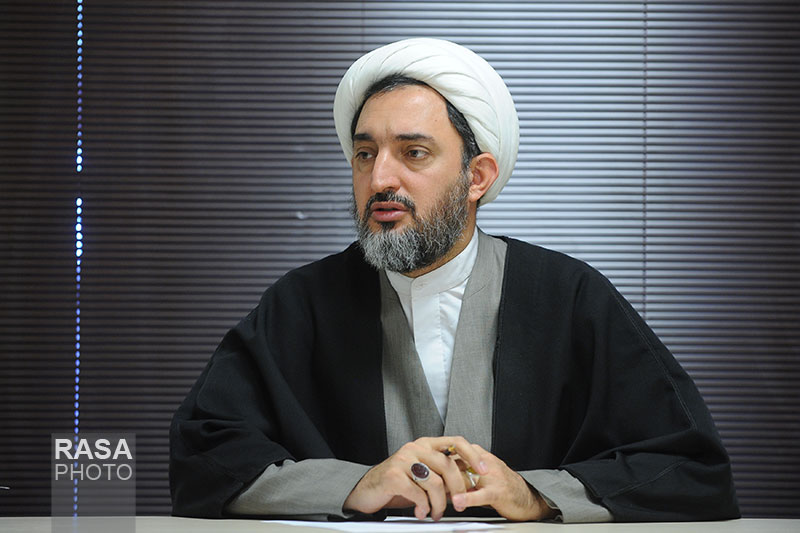 نیروهای انقلاب با برچسبها میدان را ترک نمیکنند نیروهای انقلاب با برچسبها میدان را ترک نمیکنند