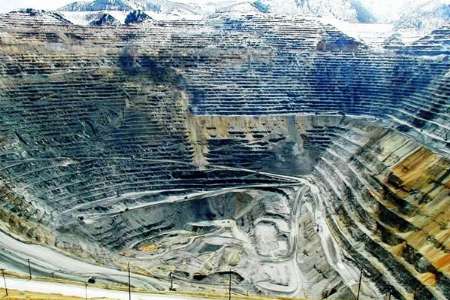 سرمایه های معدن انگوران باید در استان نمود پیدا کند سرمایه های معدن انگوران باید در استان نمود پیدا کند
