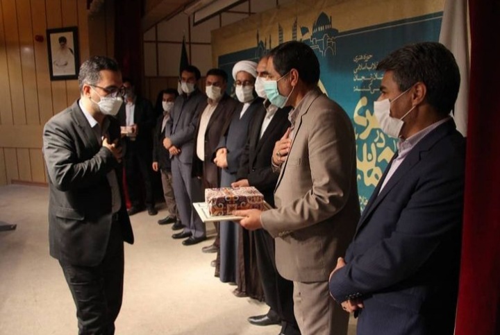 آیین اختتامیه جشنواره شعر و داستان «شهری در آسمان» برگزار شد آیین اختتامیه جشنواره شعر و داستان «شهری در آسمان» برگزار شد