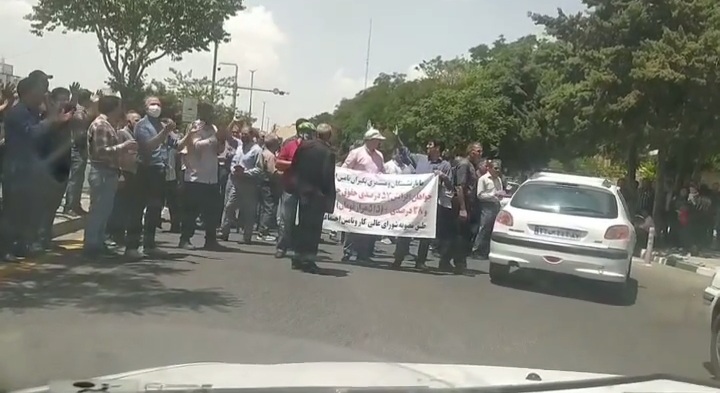 تجمع بازنشستگان تأمین اجتماعی استان زنجان این بار مقابل استانداری تجمع بازنشستگان تأمین اجتماعی استان زنجان این بار مقابل استانداری