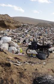 آلودگی محیطی اطراف سایت دفن زباله مهتر مشهود است آلودگی محیطی اطراف سایت دفن زباله مهتر مشهود است