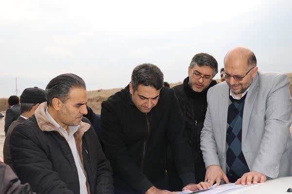 شرکتهای خدمات رسان نسبت به ایجاد زیر ساختها در پروژه های مسکن ملی بی اعتنایی می کنند شرکتهای خدمات رسان نسبت به ایجاد زیر ساختها در پروژه های مسکن ملی بی اعتنایی می کنند