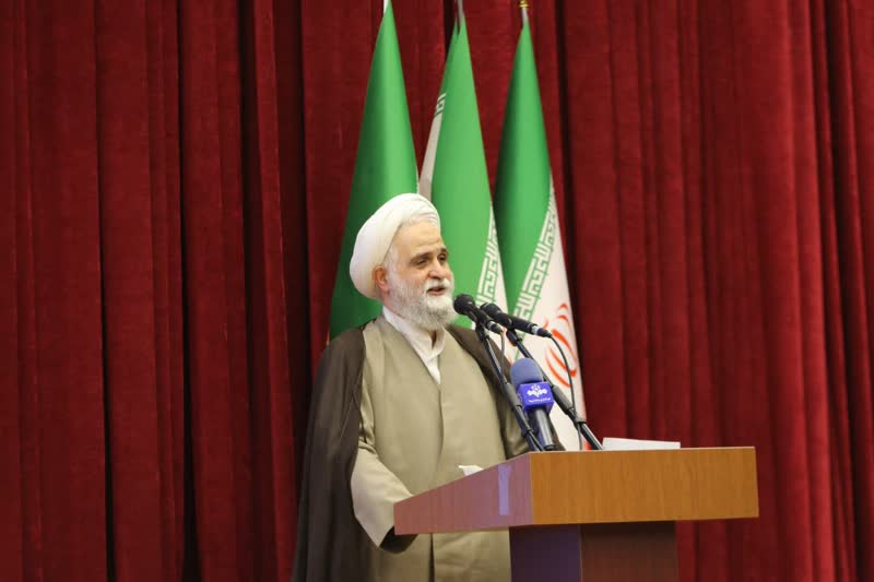 جایگاه نماز جمعه محوری و مردمی است جایگاه نماز جمعه محوری و مردمی است
