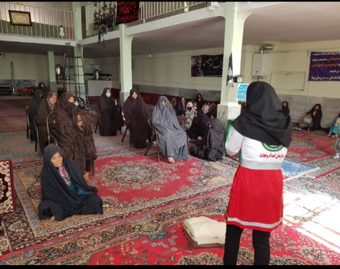 بهره مندی بیش از ۲۲۰۰ نفر از آموزش همگانی در خانه های هلال استان زنجان بهره مندی بیش از ۲۲۰۰ نفر از آموزش همگانی در خانه های هلال استان زنجان
